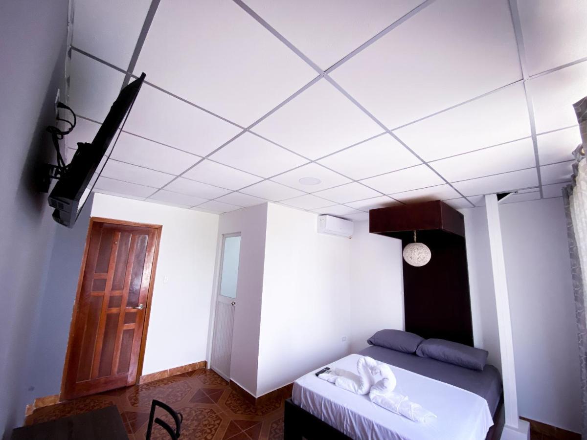 Hostal Casa Blanca Puerto Francisco de Orellana Exterior foto